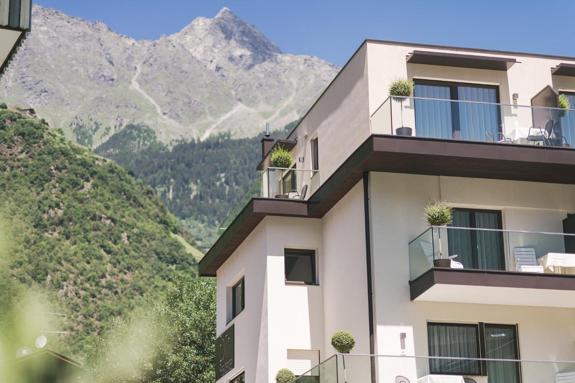 Heidi & Edith Family Aparthotel Rabla Exterior photo